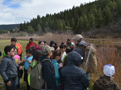 Students gathered around instructor Paul at Coyote Creek State Park.